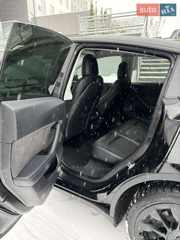 Позашляховик / Кросовер Tesla Model Y 2020 в Львові
