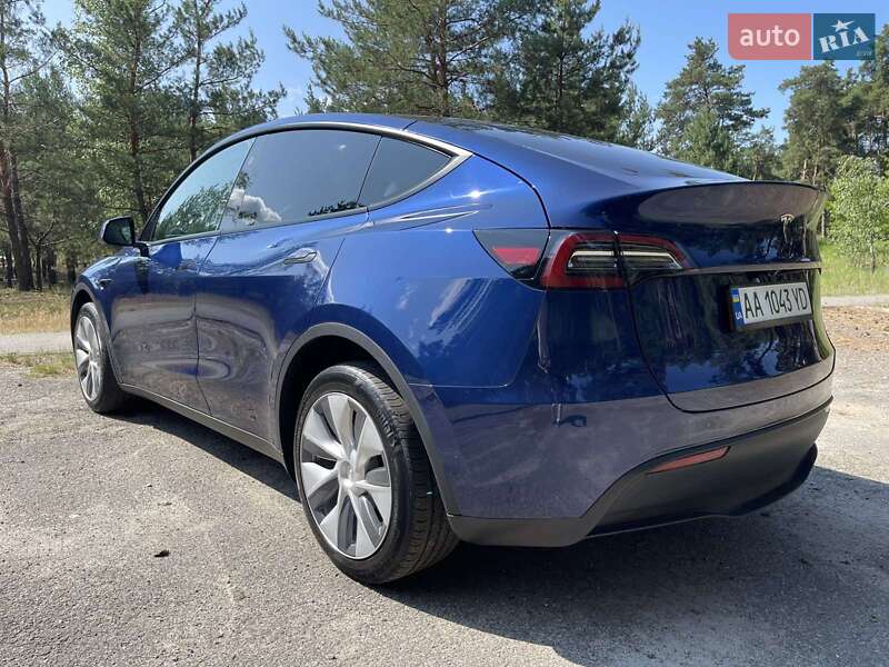 Внедорожник / Кроссовер Tesla Model Y 2024 в Киеве