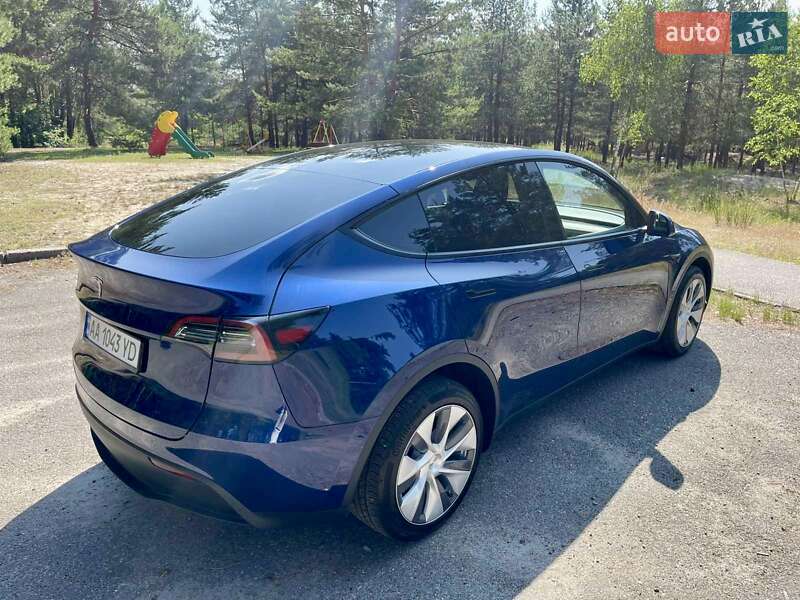 Внедорожник / Кроссовер Tesla Model Y 2024 в Киеве
