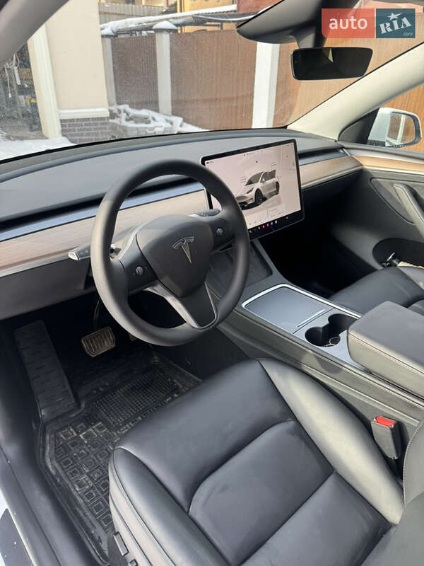 Позашляховик / Кросовер Tesla Model Y 2024 в Львові фото 11 Позашляховик / Кросовер Tesla Model Y 2024 в Львові