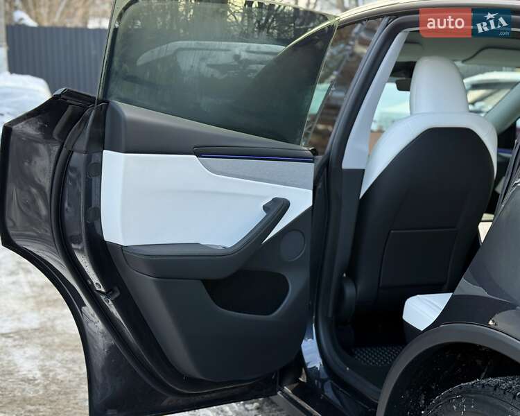 Позашляховик / Кросовер Tesla Model Y 2025 в Києві фото 20 Позашляховик / Кросовер Tesla Model Y 2025 в Києві