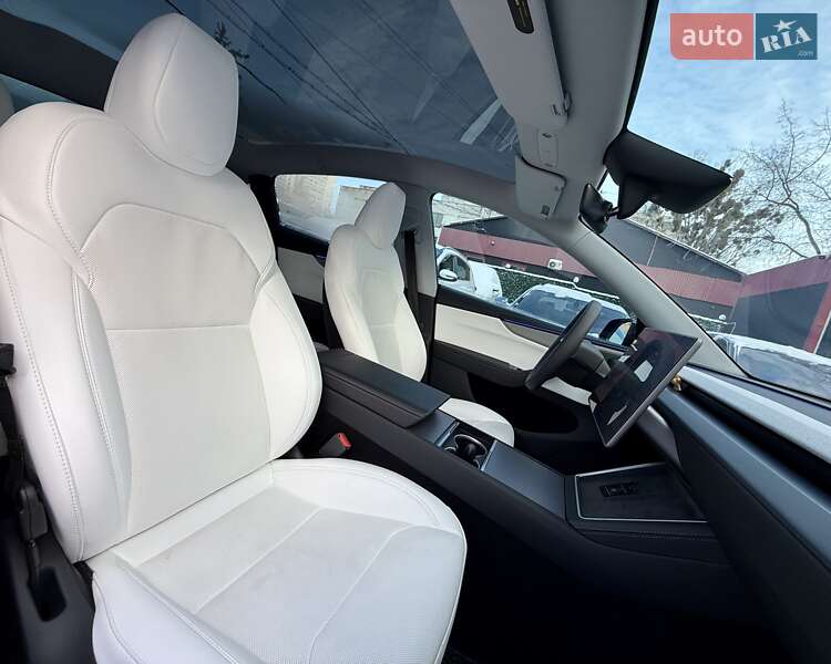 Позашляховик / Кросовер Tesla Model Y 2025 в Києві фото 25 Позашляховик / Кросовер Tesla Model Y 2025 в Києві