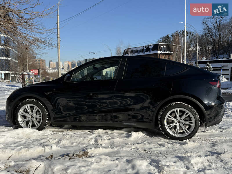 Позашляховик / Кросовер Tesla Model Y 2023 в Києві фото 18 Позашляховик / Кросовер Tesla Model Y 2023 в Києві