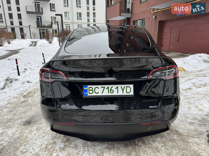 Позашляховик / Кросовер Tesla Model Y 2022 в Львові