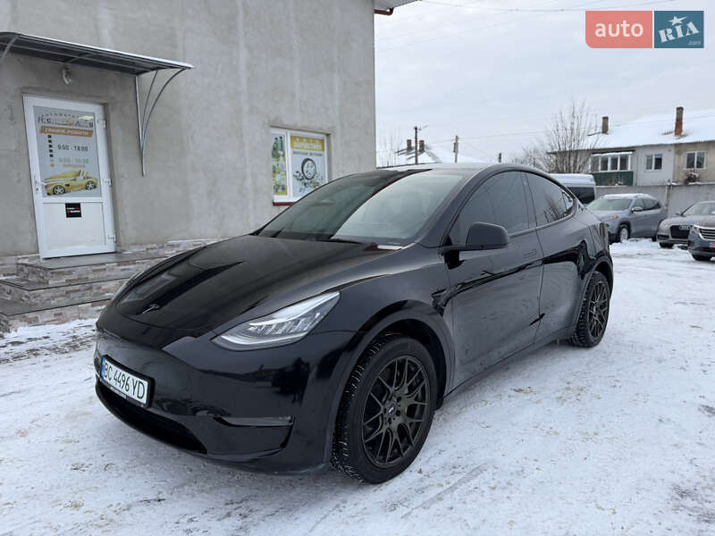 Tesla Model Y 2022
