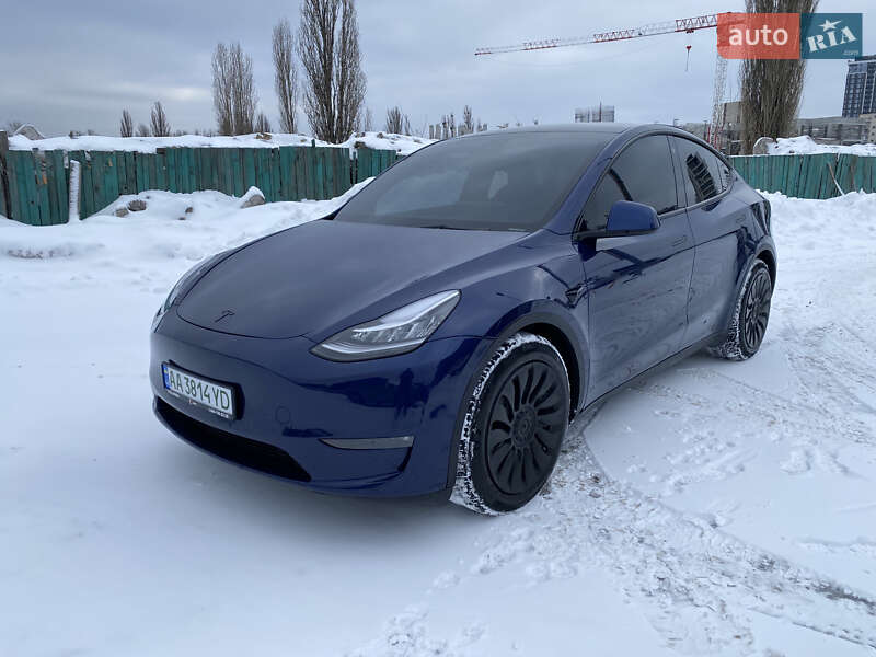 Tesla Model Y 2023