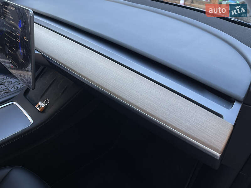 Позашляховик / Кросовер Tesla Model Y 2023 в Львові фото 23 Позашляховик / Кросовер Tesla Model Y 2023 в Львові