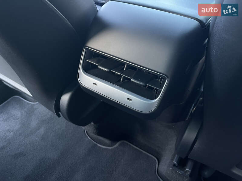 Позашляховик / Кросовер Tesla Model Y 2023 в Львові фото 30 Позашляховик / Кросовер Tesla Model Y 2023 в Львові