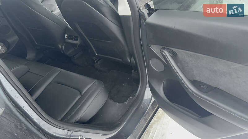 Позашляховик / Кросовер Tesla Model Y 2021 в Золочеві