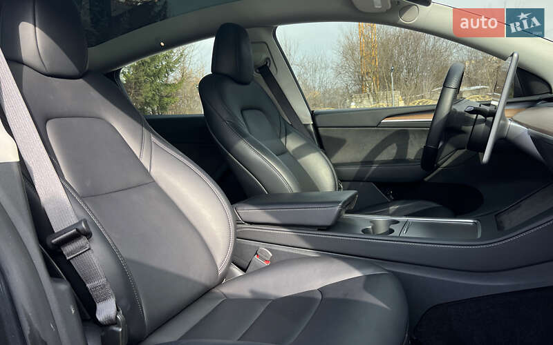 Позашляховик / Кросовер Tesla Model Y 2024 в Львові