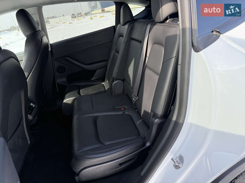 Позашляховик / Кросовер Tesla Model Y 2023 в Львові