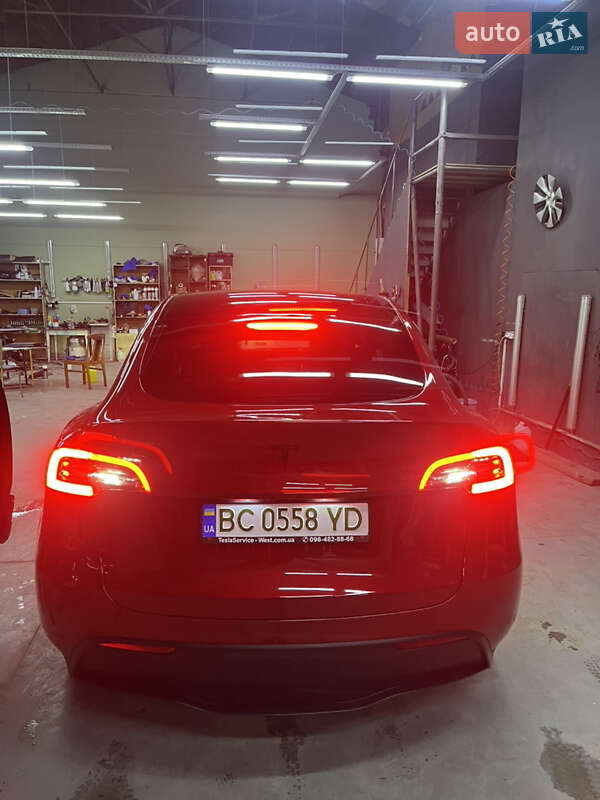 Внедорожник / Кроссовер Tesla Model Y 2023 в Львове