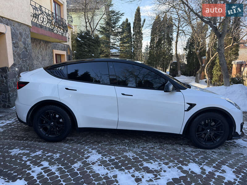 Внедорожник / Кроссовер Tesla Model Y 2021 в Львове