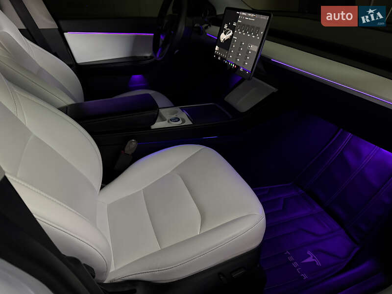 Внедорожник / Кроссовер Tesla Model Y 2021 в Львове