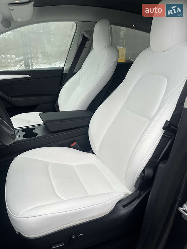 Внедорожник / Кроссовер Tesla Model Y 2023 в Львове