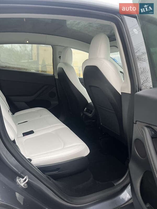 Внедорожник / Кроссовер Tesla Model Y 2023 в Львове