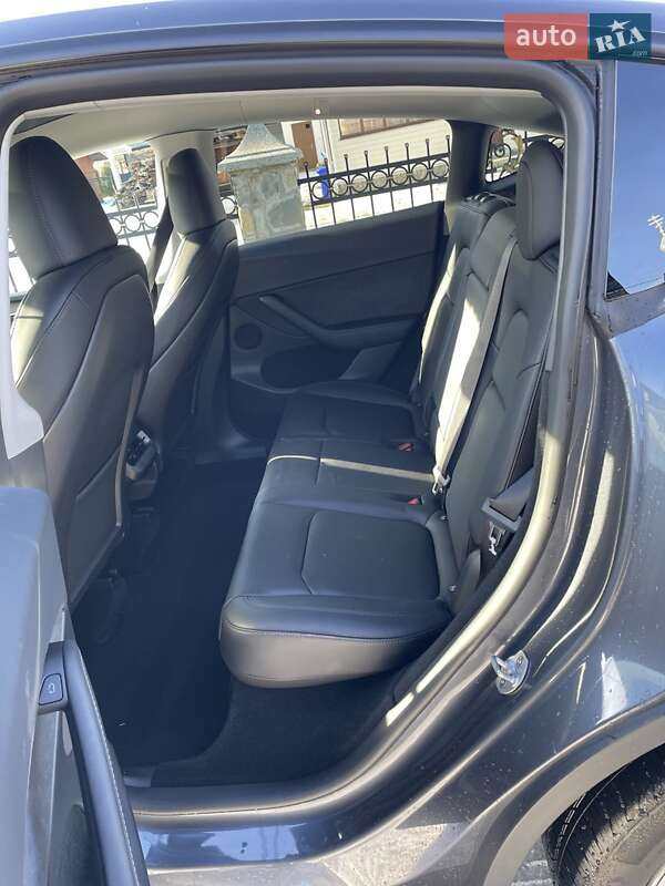 Внедорожник / Кроссовер Tesla Model Y 2023 в Ивано-Франковске