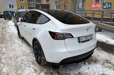 Внедорожник / Кроссовер Tesla Model Y 2024 в Киеве