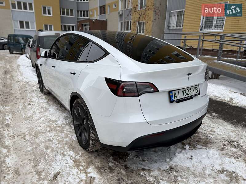 Внедорожник / Кроссовер Tesla Model Y 2024 в Киеве