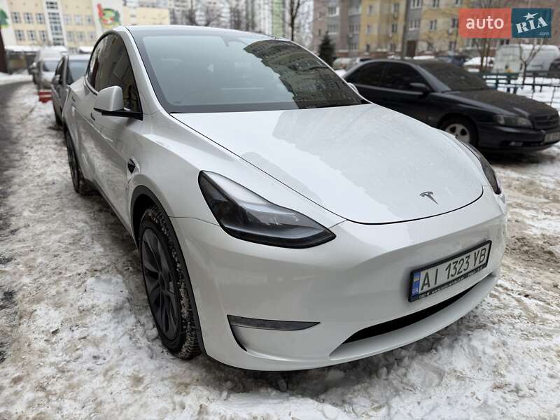 Внедорожник / Кроссовер Tesla Model Y 2024 в Киеве