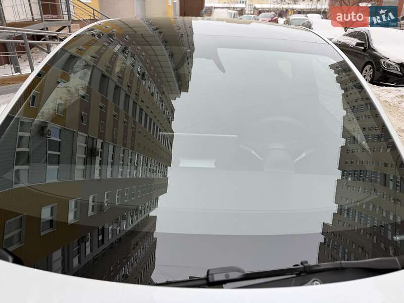 Внедорожник / Кроссовер Tesla Model Y 2024 в Киеве
