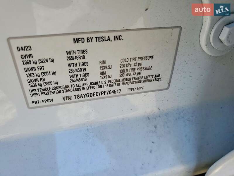 Позашляховик / Кросовер Tesla Model Y 2023 в Чернівцях