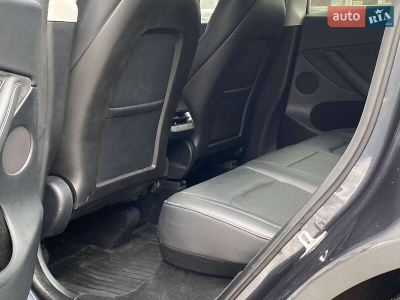 Внедорожник / Кроссовер Tesla Model Y 2024 в Киеве