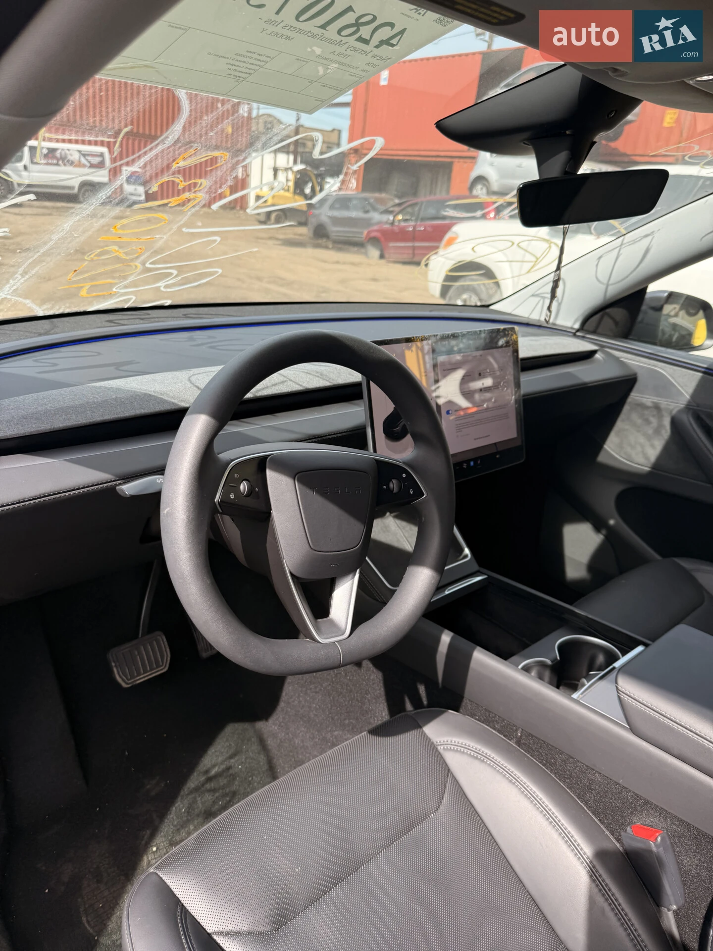 2025 Tesla Model Y - мініатюра 4