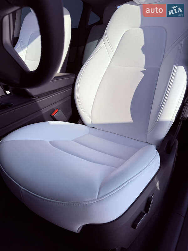 Позашляховик / Кросовер Tesla Model Y 2023 в Харкові