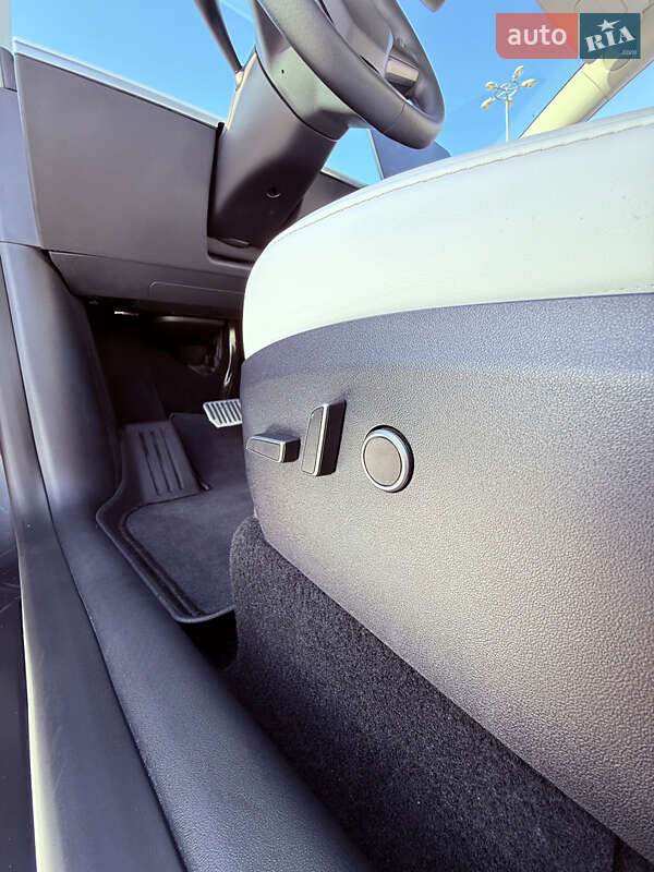 Позашляховик / Кросовер Tesla Model Y 2023 в Харкові