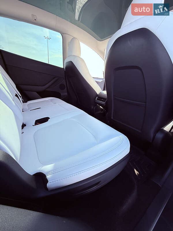 Позашляховик / Кросовер Tesla Model Y 2023 в Харкові