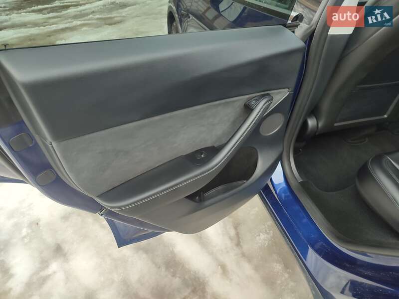 Внедорожник / Кроссовер Tesla Model Y 2024 в Киеве фото 12 Внедорожник / Кроссовер Tesla Model Y 2024 в Киеве
