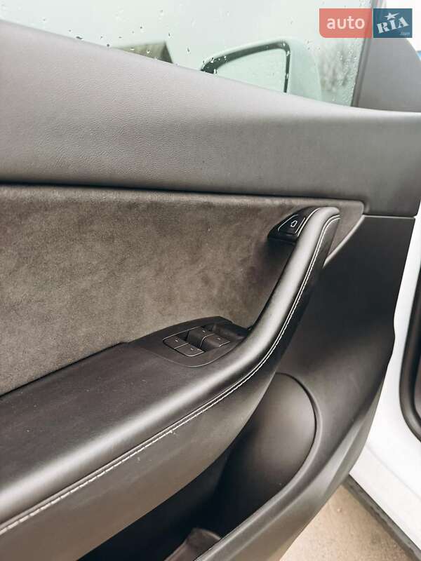 Внедорожник / Кроссовер Tesla Model Y 2022 в Кропивницком