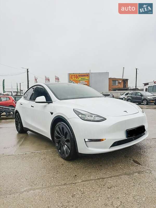 Tesla Model Y 2022