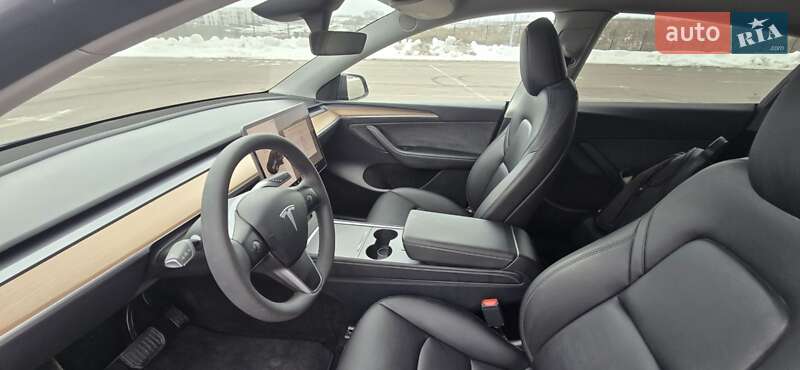 Позашляховик / Кросовер Tesla Model Y 2024 в Рівному