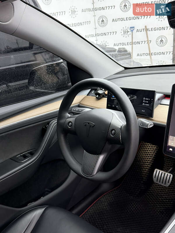 Позашляховик / Кросовер Tesla Model Y 2021 в Бучі