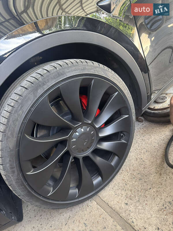 Позашляховик / Кросовер Tesla Model Y 2021 в Бучі фото 11 Позашляховик / Кросовер Tesla Model Y 2021 в Бучі