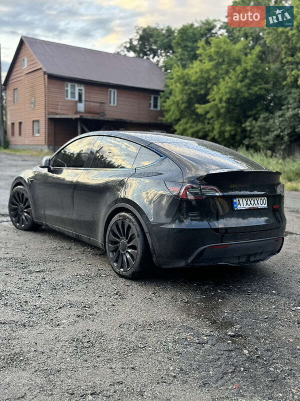 Позашляховик / Кросовер Tesla Model Y 2021 в Бучі