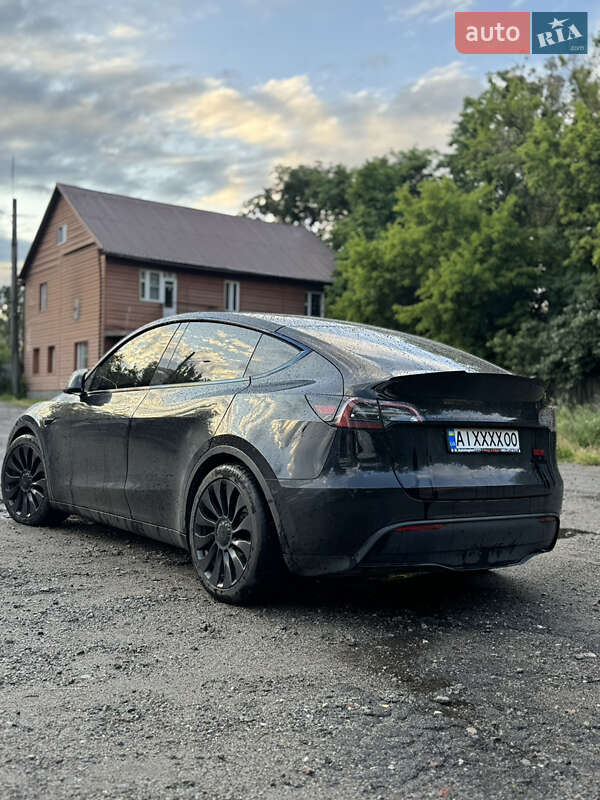 Позашляховик / Кросовер Tesla Model Y 2021 в Бучі
