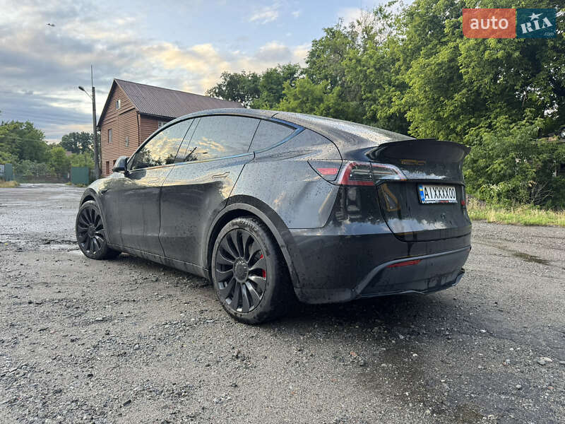 Позашляховик / Кросовер Tesla Model Y 2021 в Бучі