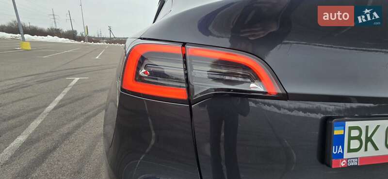 Позашляховик / Кросовер Tesla Model Y 2024 в Рівному