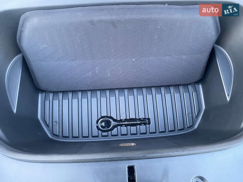 Внедорожник / Кроссовер Tesla Model Y 2023 в Самборе фото 19 Внедорожник / Кроссовер Tesla Model Y 2023 в Самборе