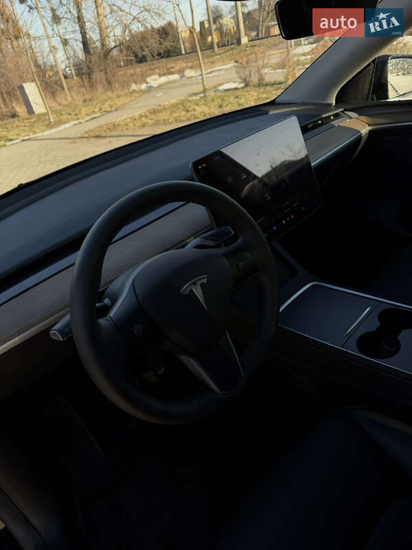 Позашляховик / Кросовер Tesla Model Y 2024 в Львові