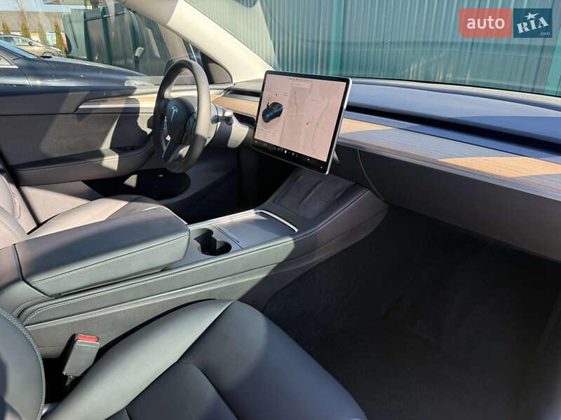 Позашляховик / Кросовер Tesla Model Y 2024 в Львові
