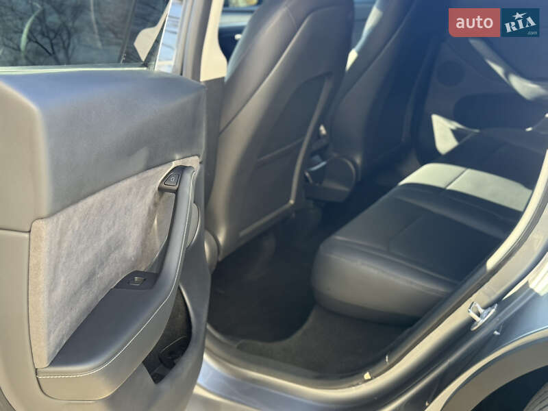 Позашляховик / Кросовер Tesla Model Y 2024 в Львові