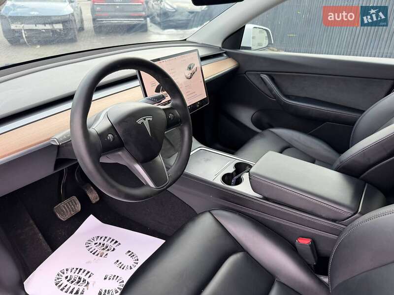 Внедорожник / Кроссовер Tesla Model Y 2021 в Луцке