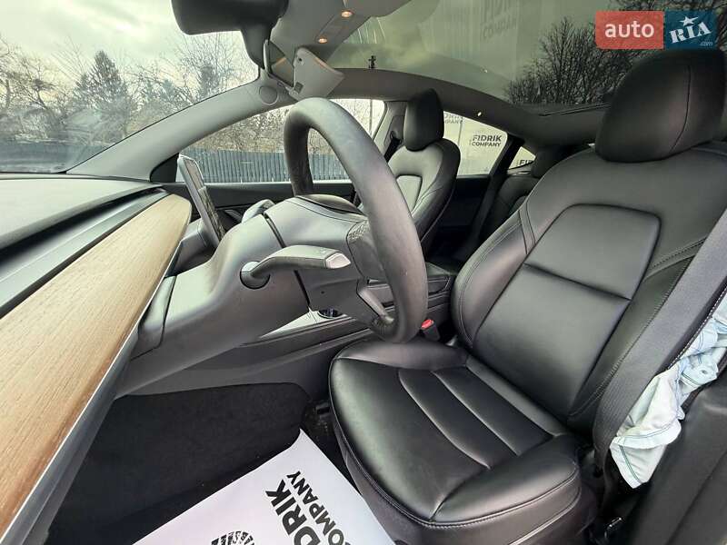 Внедорожник / Кроссовер Tesla Model Y 2021 в Луцке
