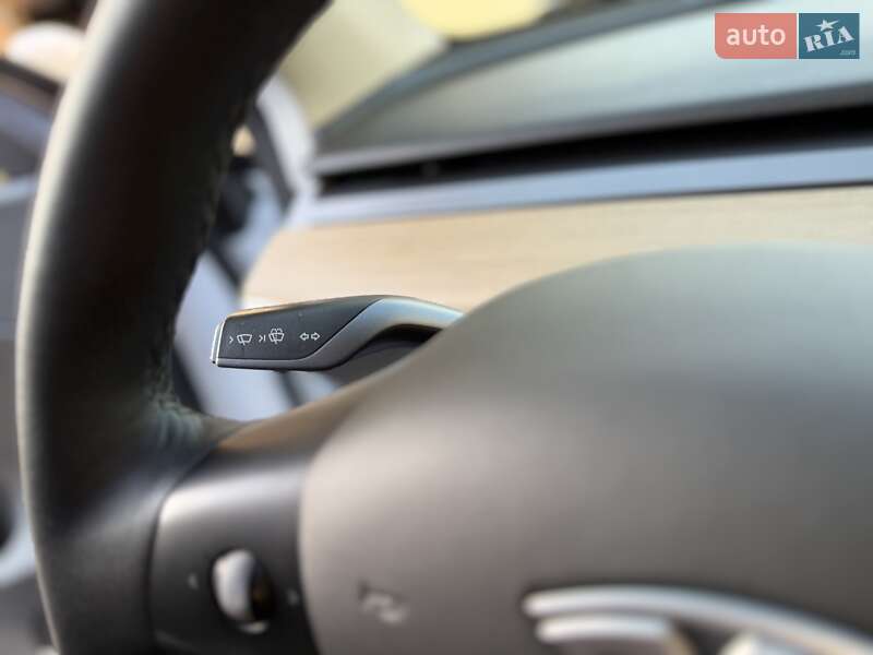 Позашляховик / Кросовер Tesla Model Y 2021 в Дрогобичі