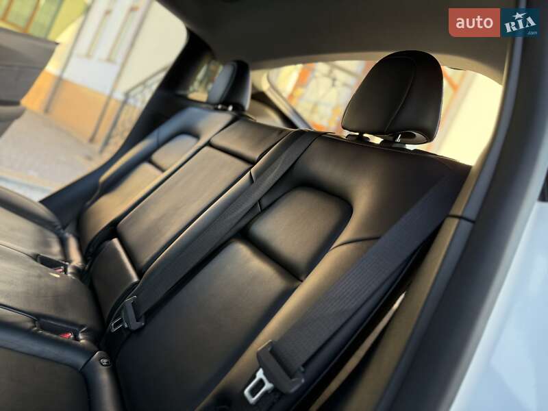 Позашляховик / Кросовер Tesla Model Y 2021 в Дрогобичі