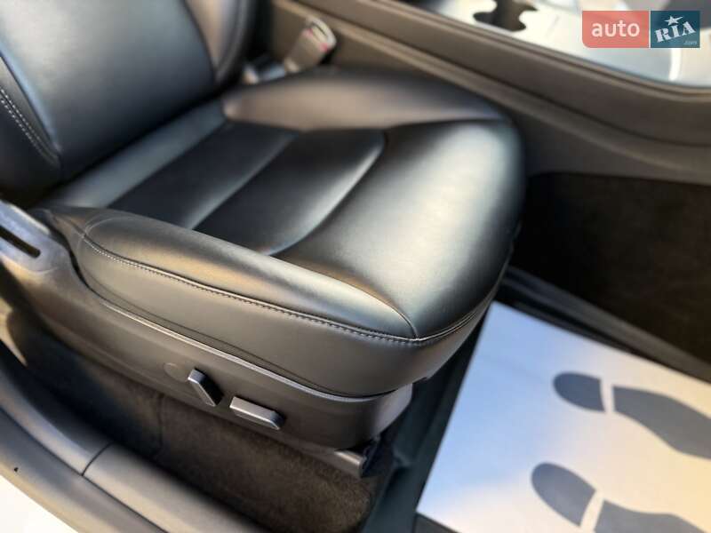 Позашляховик / Кросовер Tesla Model Y 2021 в Дрогобичі